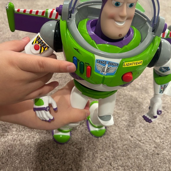 Disney Store Buzz Lightyear Talking Action Figure - Picture 8 of 12